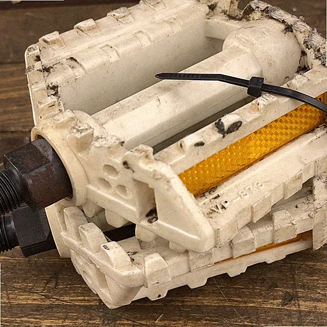Vintage GT Performer Pedals Freestyle VP-873 White Bike Pair 1/2 1pc Axle