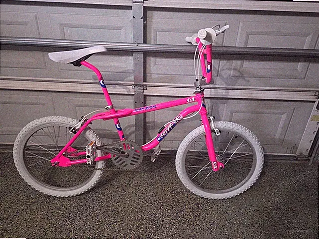 VINTAGE OLDSCHOOL GT PRO PERFORMER VERTIGO BMX FREESTYLE TOUR BIKE DAYGLO PINK